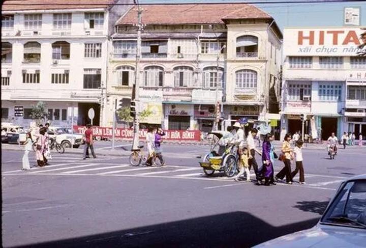 Học tiếng Anh và tìm thấy tình yêu: Câu chuyện của chị An và anh David