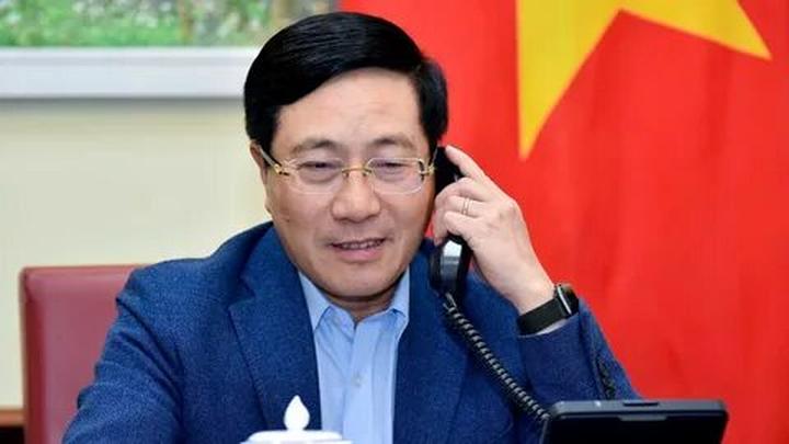 Tỏa Sáng Trên Mạng Xã Hội: Chuyên Gia Trang Điểm & Hotspot Matrix